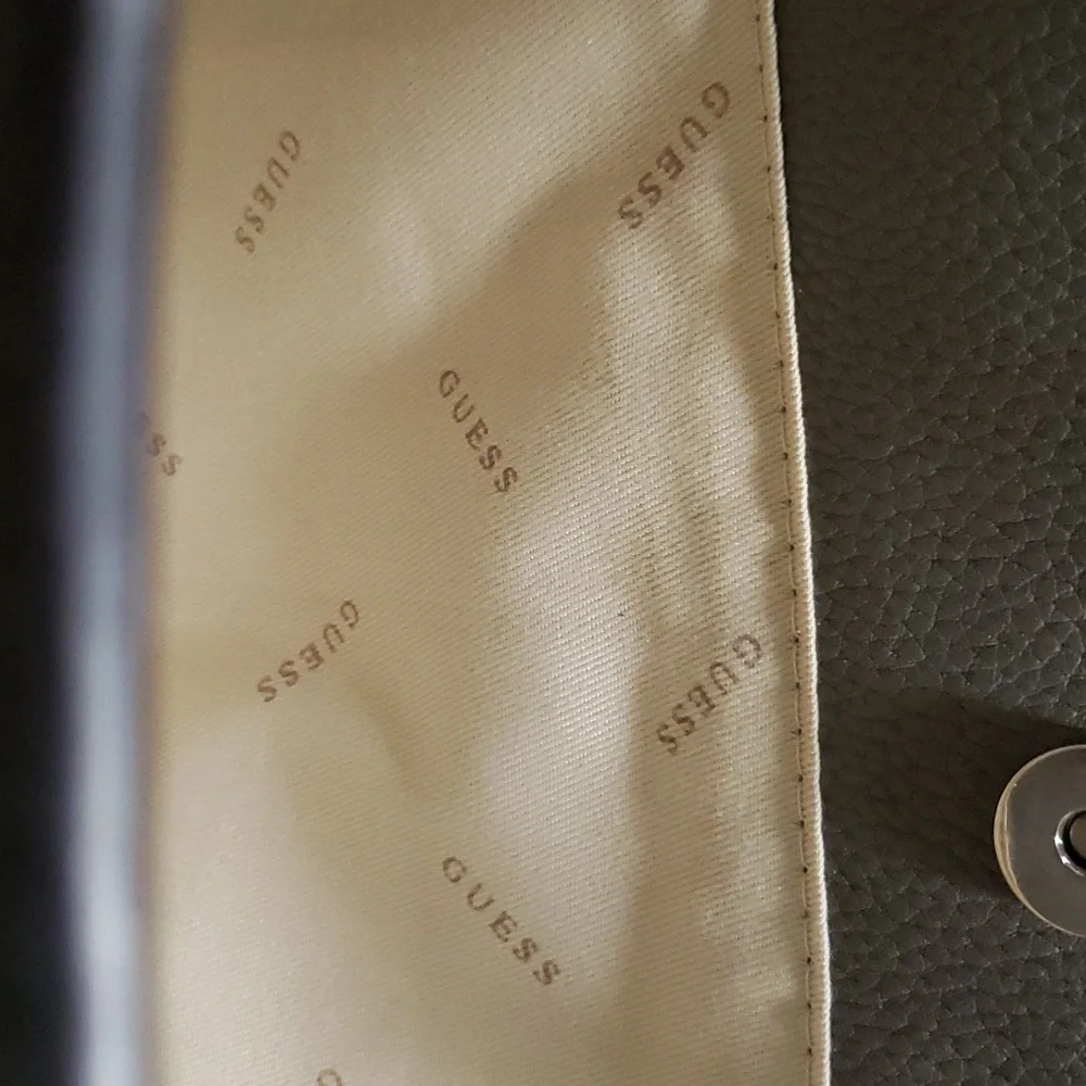 Guess Los Angeles Shoulder or Handbag Travel Carry On Vacation Luxury Fancy - Picture 5 of 17